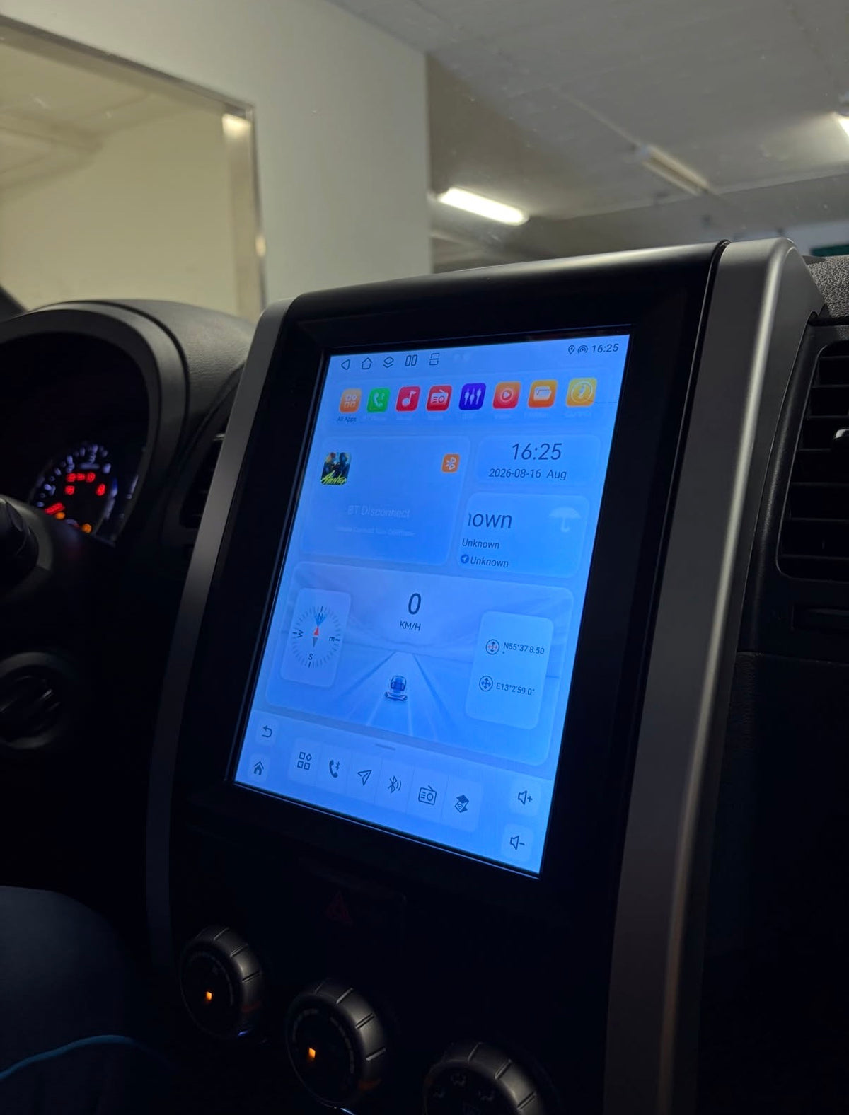 Androidskärm med Apple CarPlay & Android Auto för Nissan X-Trail